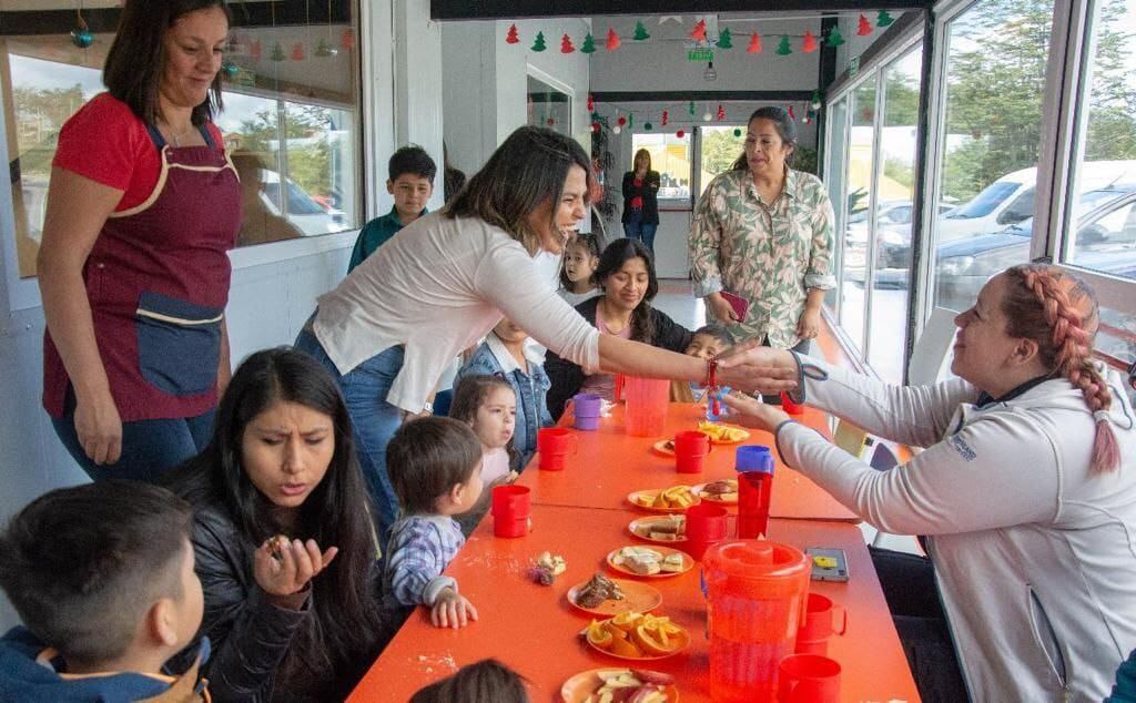 La secretaria de Políticas Sociales, Sanitarias y Derechos Humanos de la ciudad, Sabrina Marcucci, estuvo en el cierre de actividades del año 2022 del Centro de Desarrollo de Infancias del barrio de Andorra