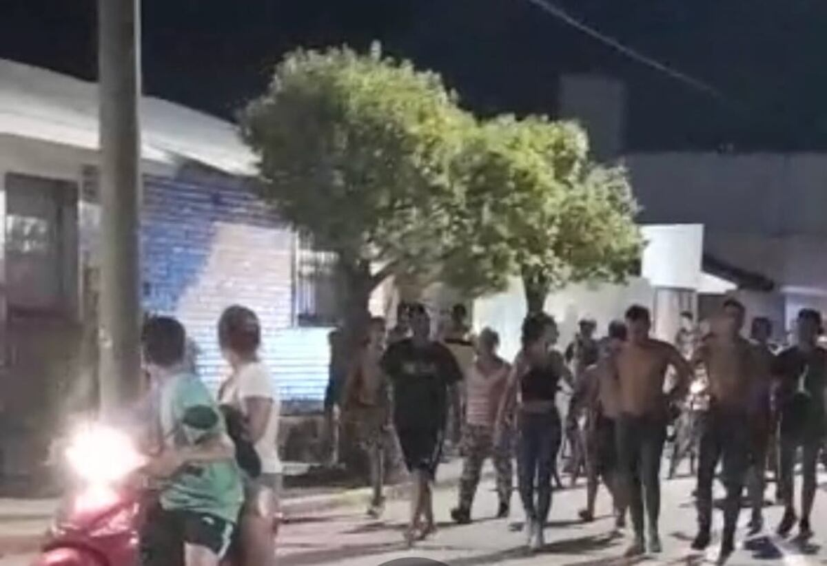 Vecinos de Villa del Rosario atraparon a un ladrón y “en caravana” lo llevaron hasta la Comisaría