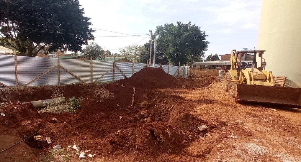 Continúa ejecutándose la obra tendiente a la construcción de la nueva toma de agua sobre el Mboca-í en Puerto Iguazú.