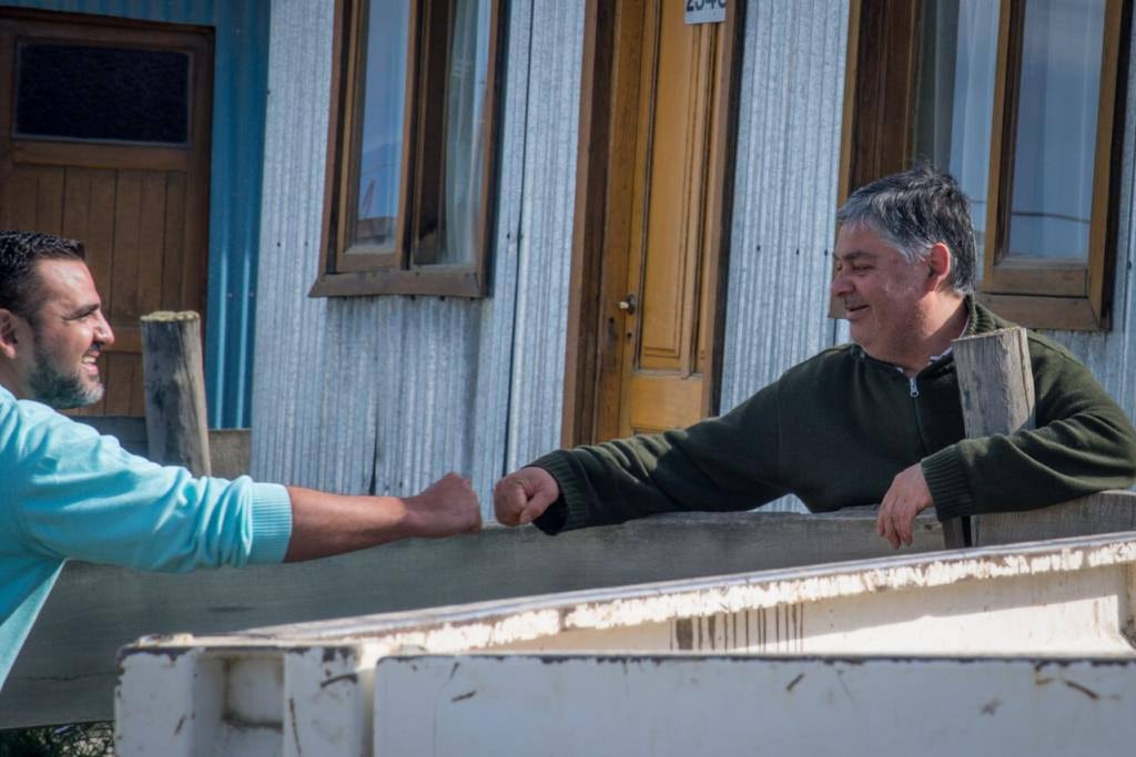 Vuoto se reunió con los vecinos del barrio y conversó acerca del avance de las obras.