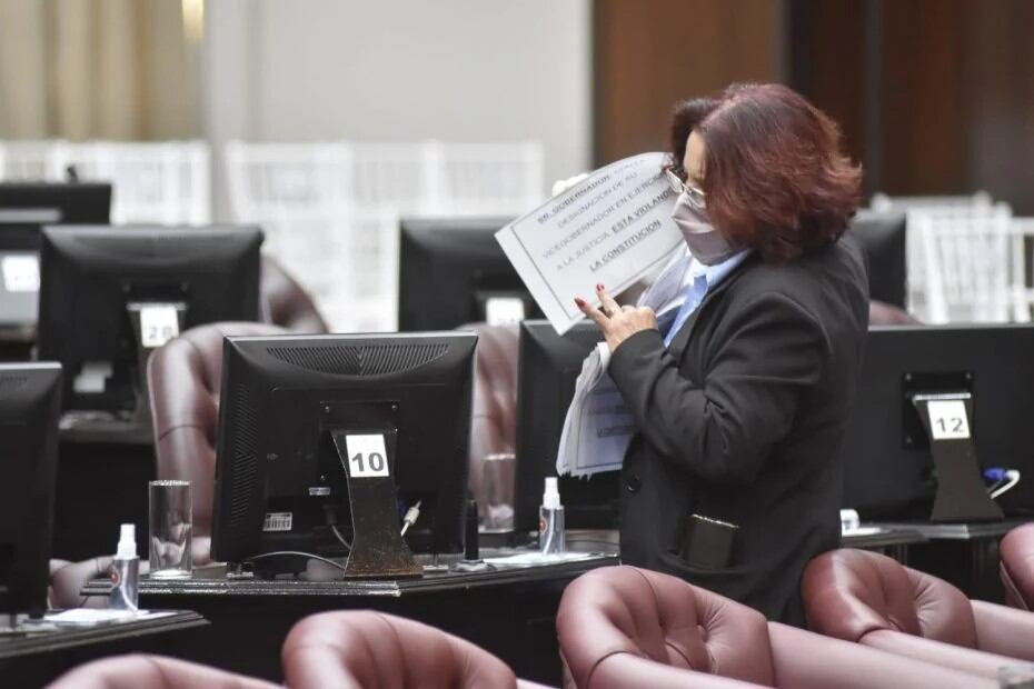 Sacaron los carteles de Rechazo de la oposición en la apertura de las sesiones legislativas de San Luis