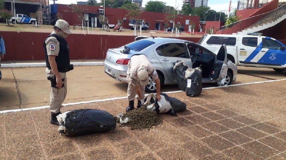 Contrabando en Misiones: Prefectura Naval incauta casi una tonelada de marihuana