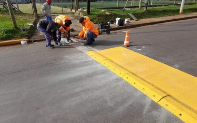 Colocan reductores de velocidad en la avenida Monseñor D’Andrea.