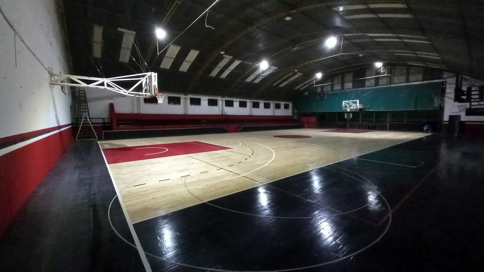 El club BPA Caju de Almafuerte y la obra de su piso deportivo que inaugura este domingo. (Prensa Caju).