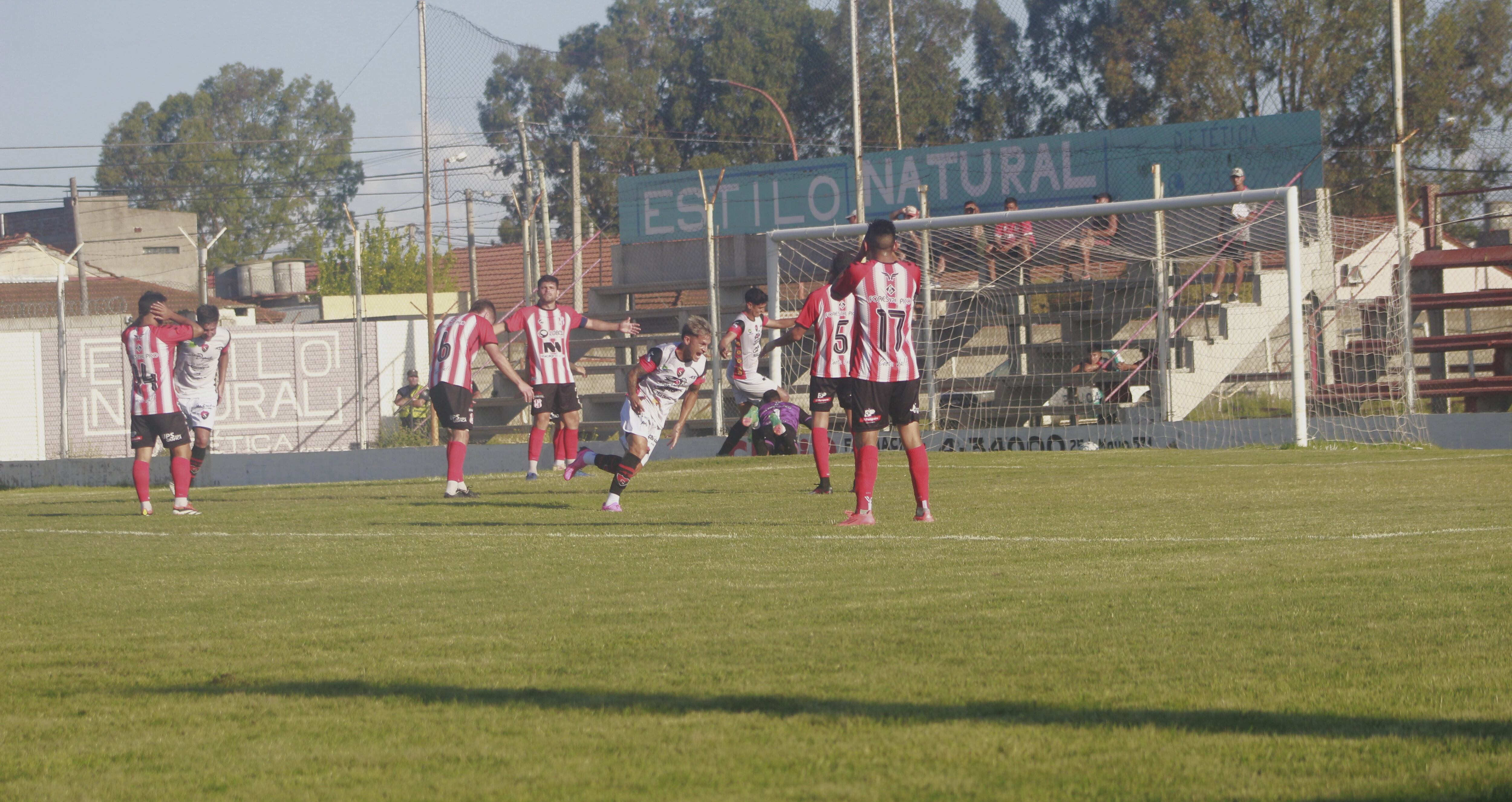 Agustín Reynoso convirtió el gol del empate transitorio