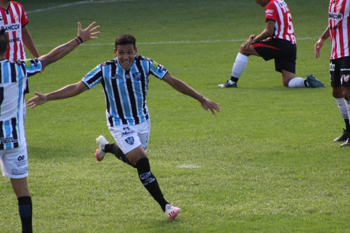 Instituto perdió 2 a 1 ante Almagro en Buenos Aires