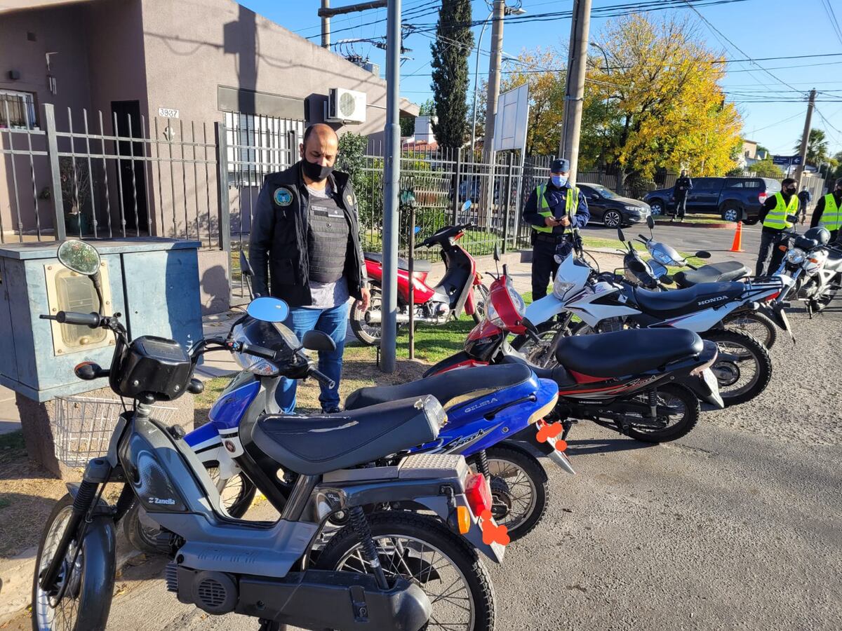 Megaoperativo en barrio Marqués: secuestraron motos, droga y electrodomésticos