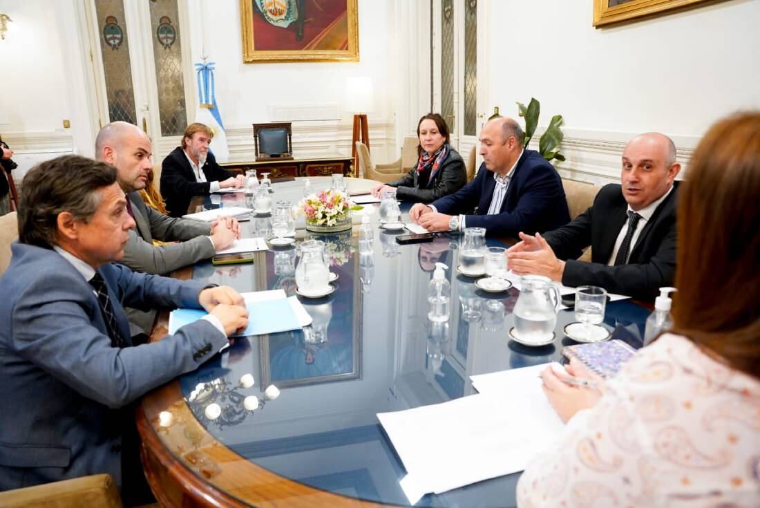 Guerrera y funcionarios de su cartera en Diputados. Foto: HCDN.