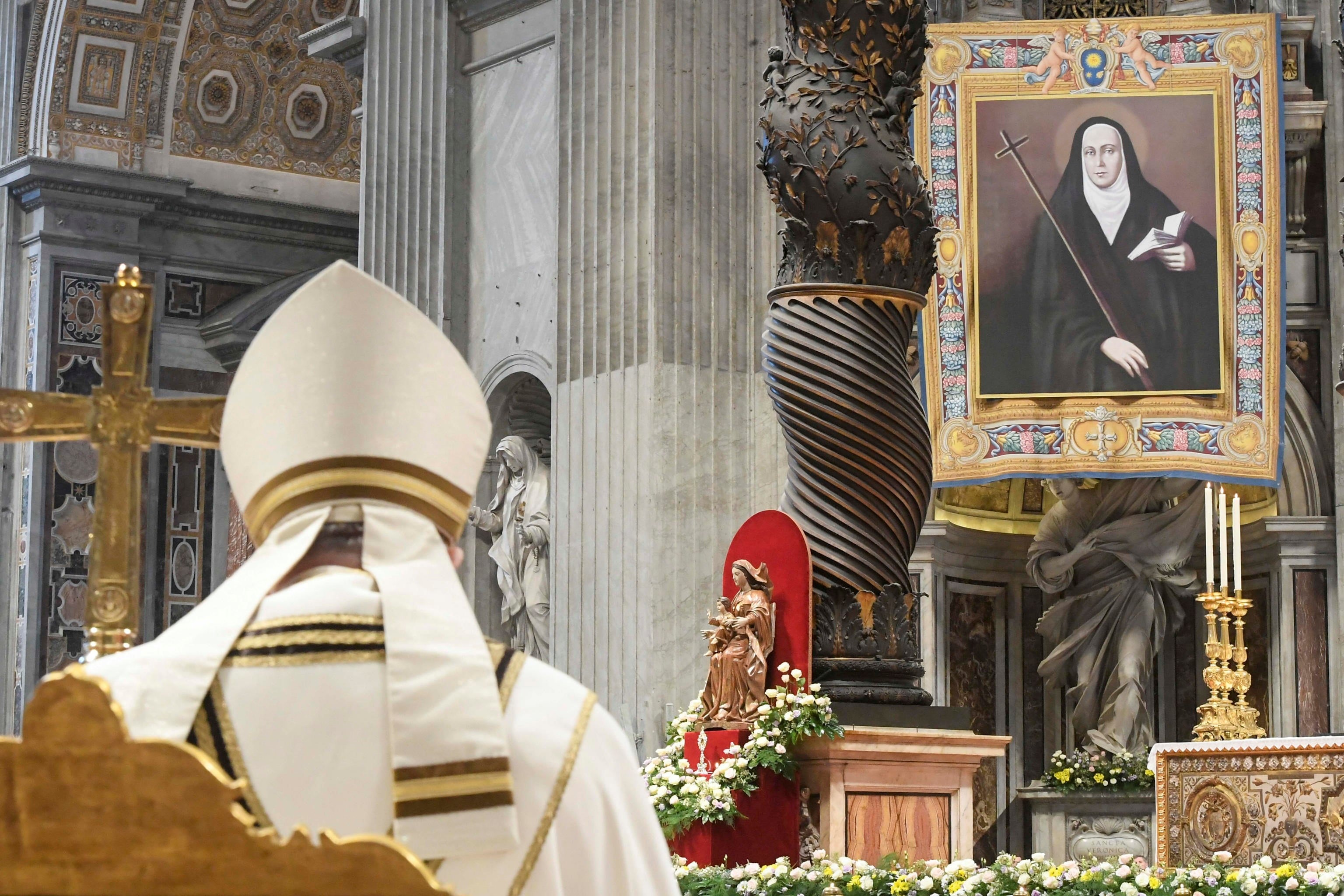 Con Mama Antula, ya son cinco los santos argentinos. Antes fueron canonizados  san Héctor Valdivielso (en 1999), san José Gabriel del Rosario Brochero (en 2016), santa Nazaria Ignacia de Santa Teresa de Jesús March (en 2018) y san Artémides Joaquín Desiderio María Zatti (en 2022).