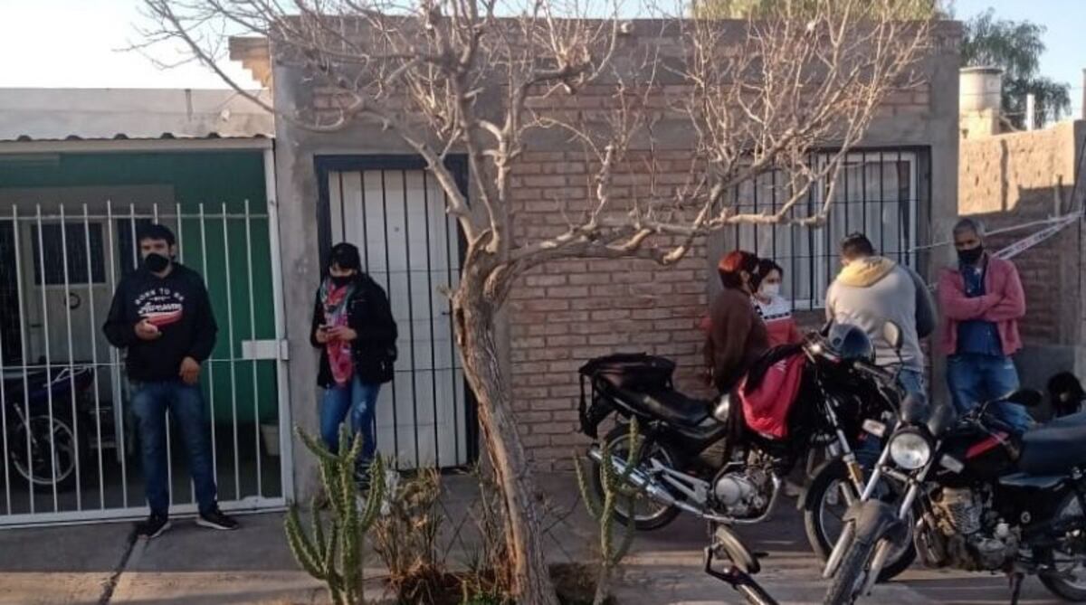 Encontraron a una sanjuanina sin vida adentro de su casa e investigan cómo murió