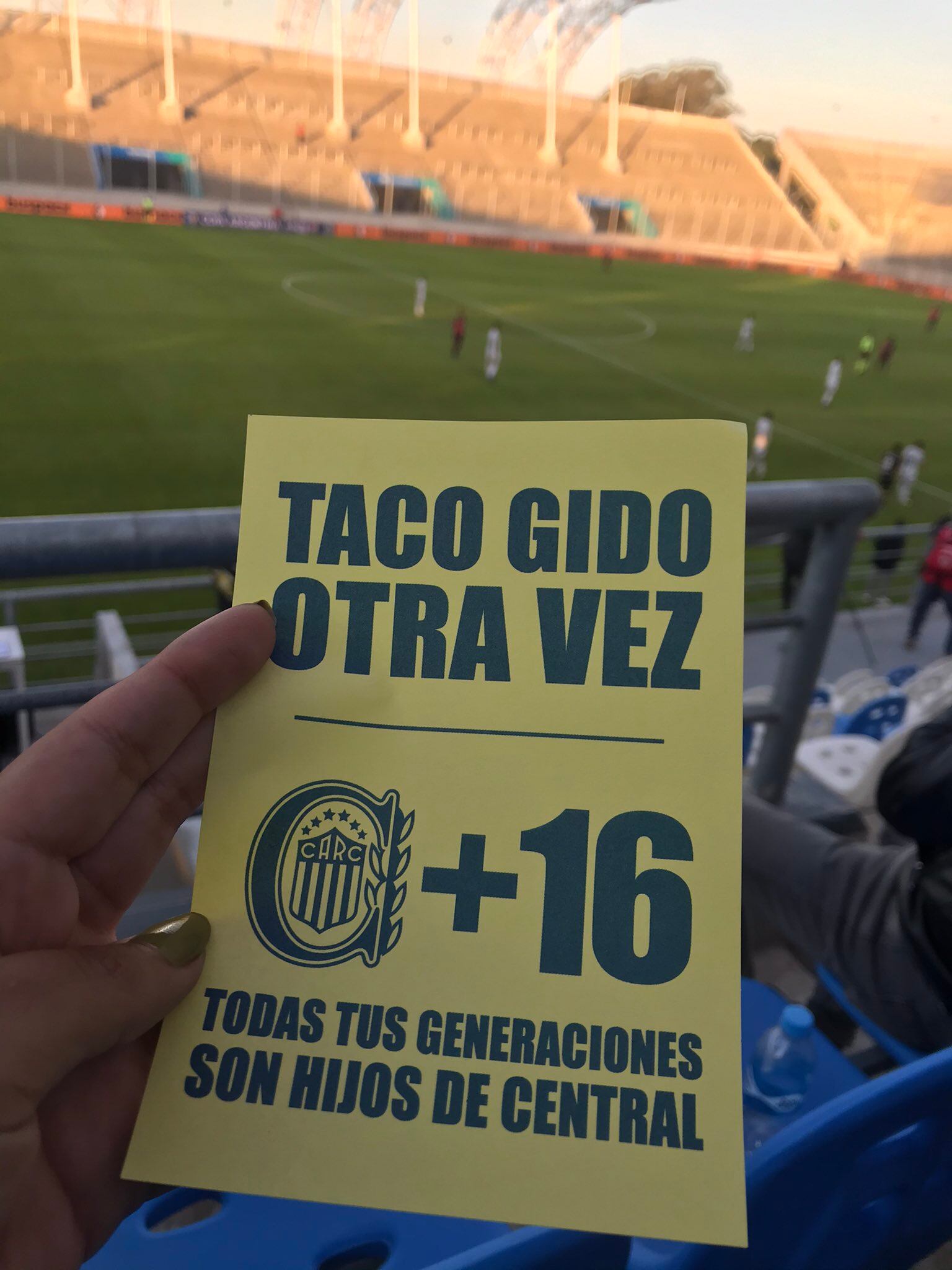 Los panfletos tenían escrita una cargada hacia los hinchas leprosos por el último clásico.