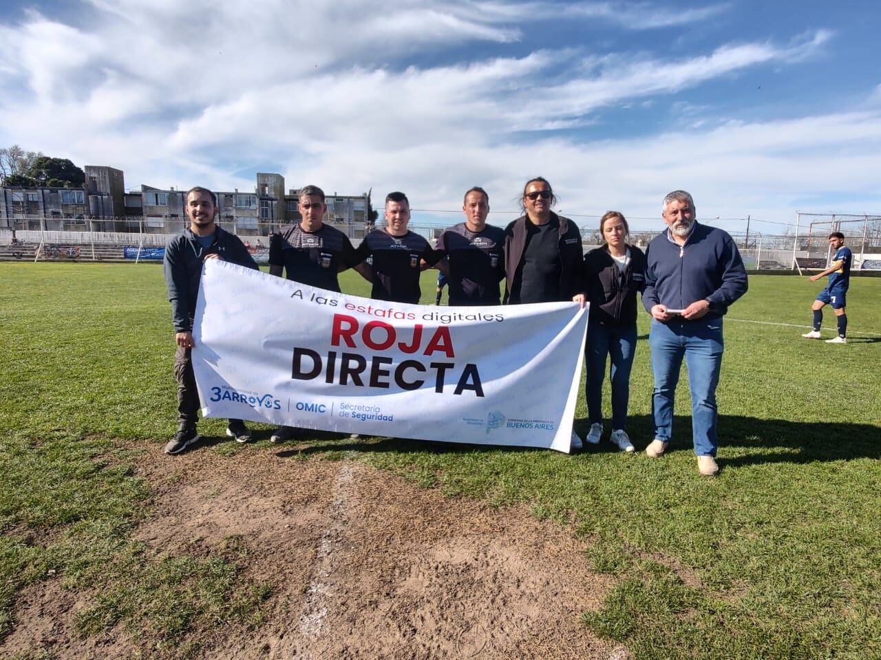 La Secretaría de Seguridad de Tres Arroyos lanzó la campaña "a las estafas digitales Roja Directa" en las canchas