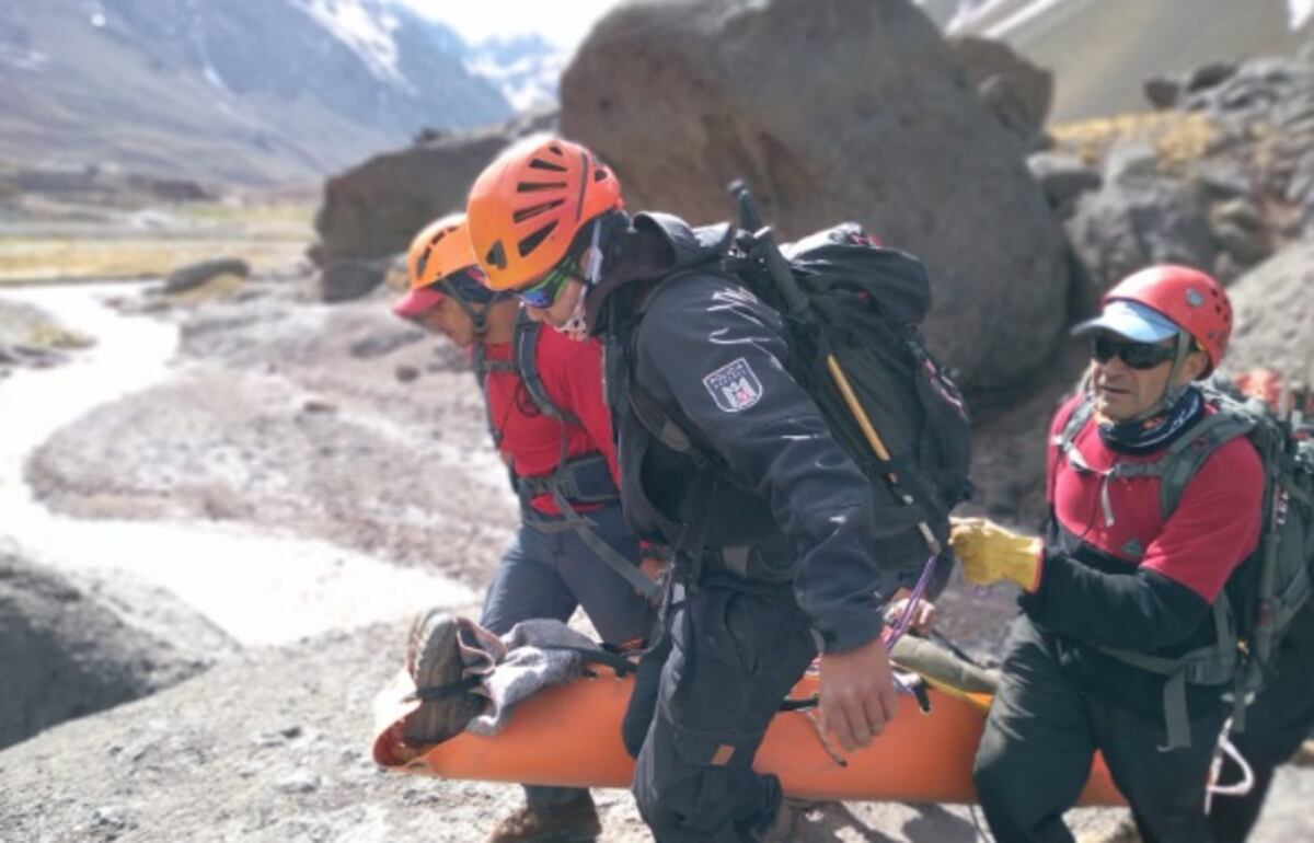 Fotos: así fue el rescate de un andinista herido por un derrumbe en Potrerillos
