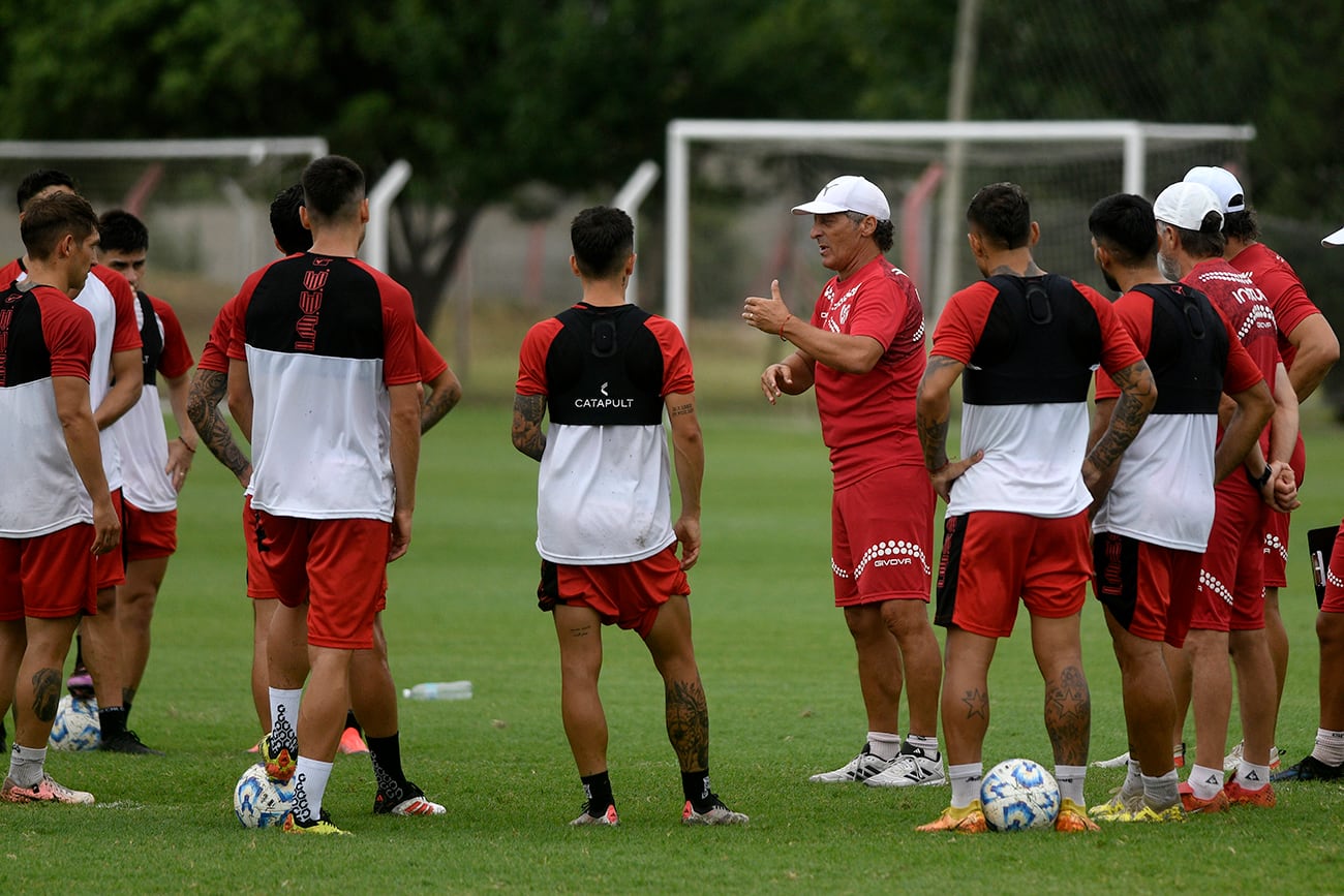 Instituto entrenó este miércoles para el encuentro que disputará este domingo ante Argentinos Juniors. (Ramiro Pereyra / La Voz)