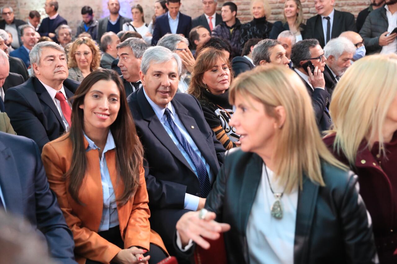 El vicegobernador de Jujuy, Carlos Haquim, estuvo este miércoles en el Museo del Bicentenario para presencia la asunción de Sergio Massa como nuevo ministro de Economía de la Nación.