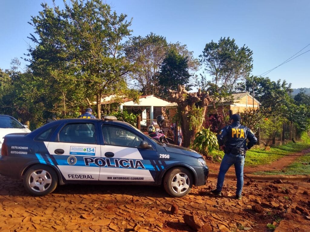 Dos individuos detenidos por tráfico de droga en Eldorado.