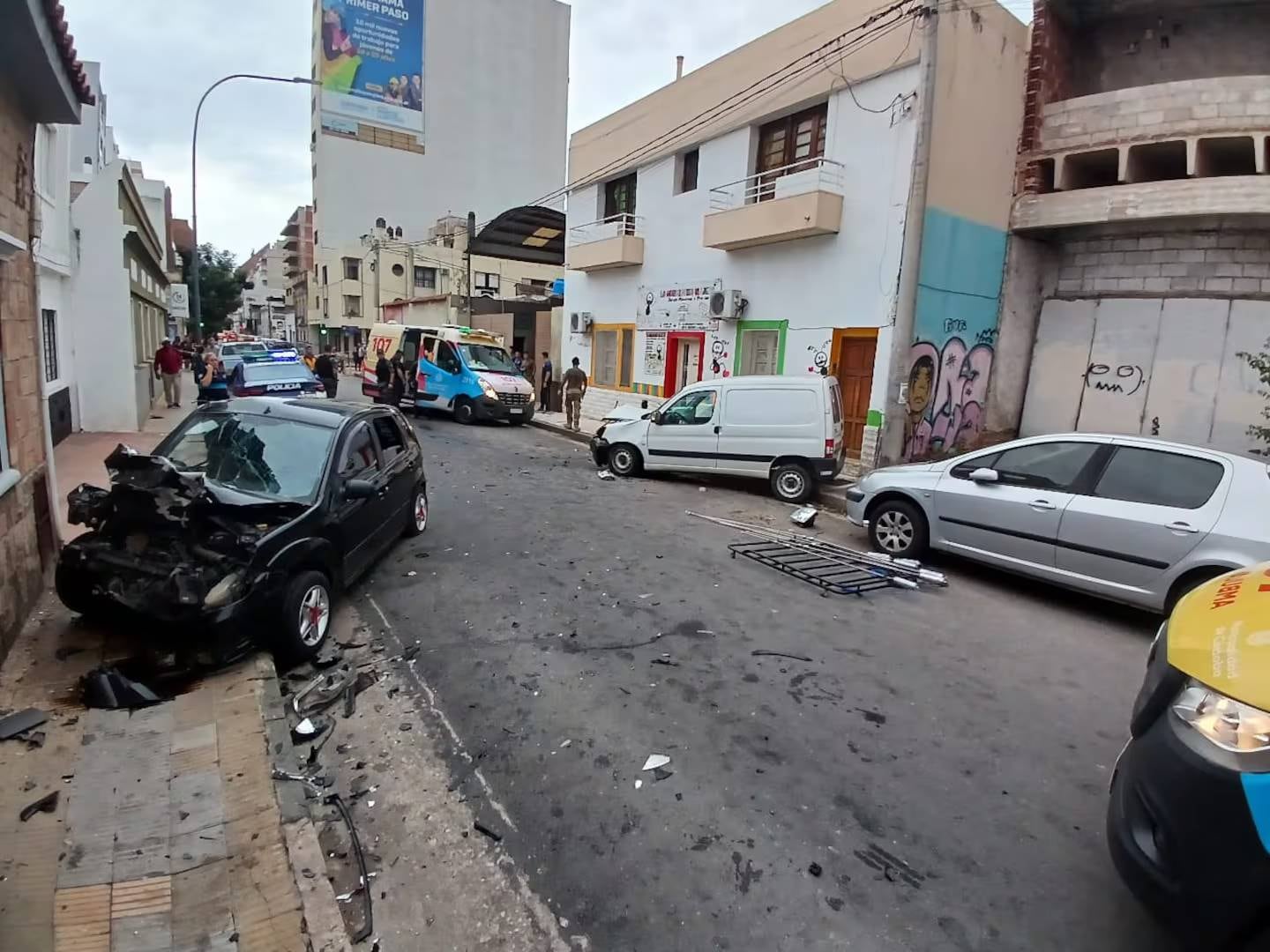 Chocó contra un auto en pleno Centro de Córdoba. 
