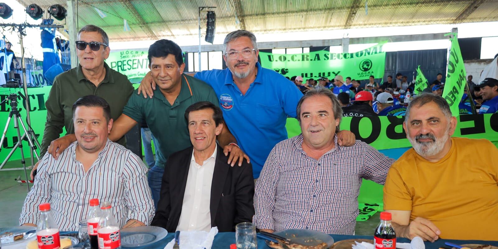 En el almuerzo por el Día del Trabajador estuvieron Alejandro Nieva, Ramón Neyra, Fabián Tejerina (de pie), Diego Rotela, Carlos Sadir, Alberto Bernis y Raúl Jorge (sentados).