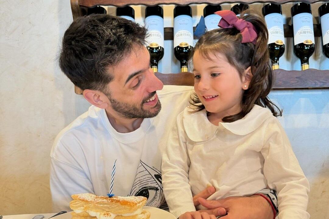 Facu Campazzo cantó un tema de "La Mona" junto a su hija Sara. (Instagram @facucampazzo).