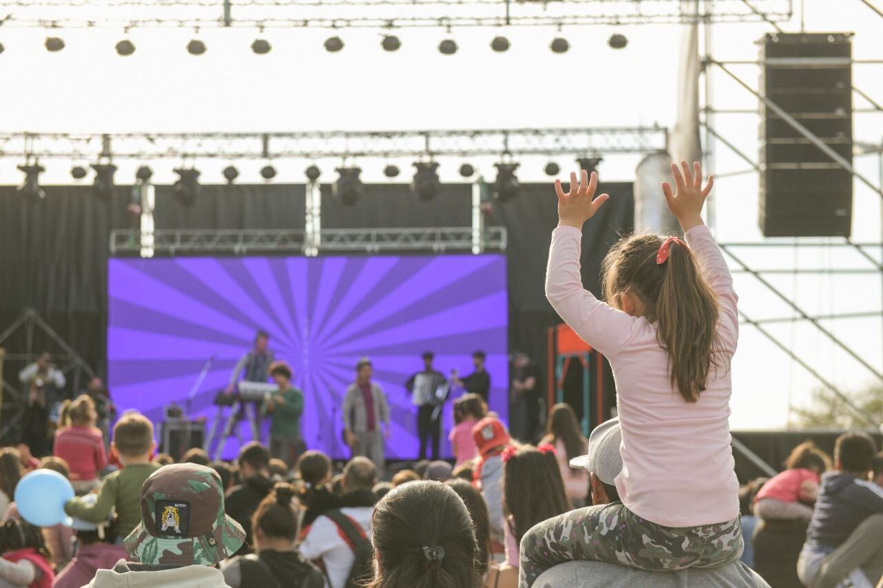 Cientos de niños y niñas disfrutaron su día en el Festival de la Gurisada