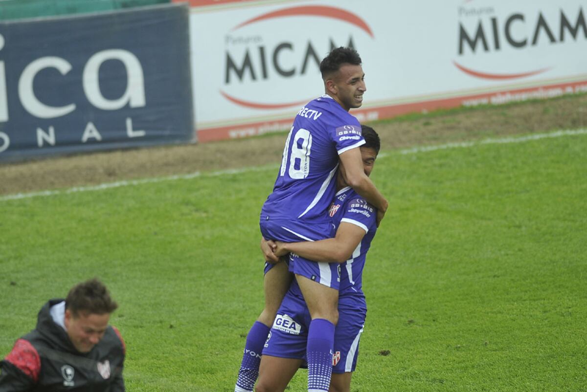 Marcelo Vázquez: “Lo ganamos con coraje, defendiendo el escudo de Instituto”