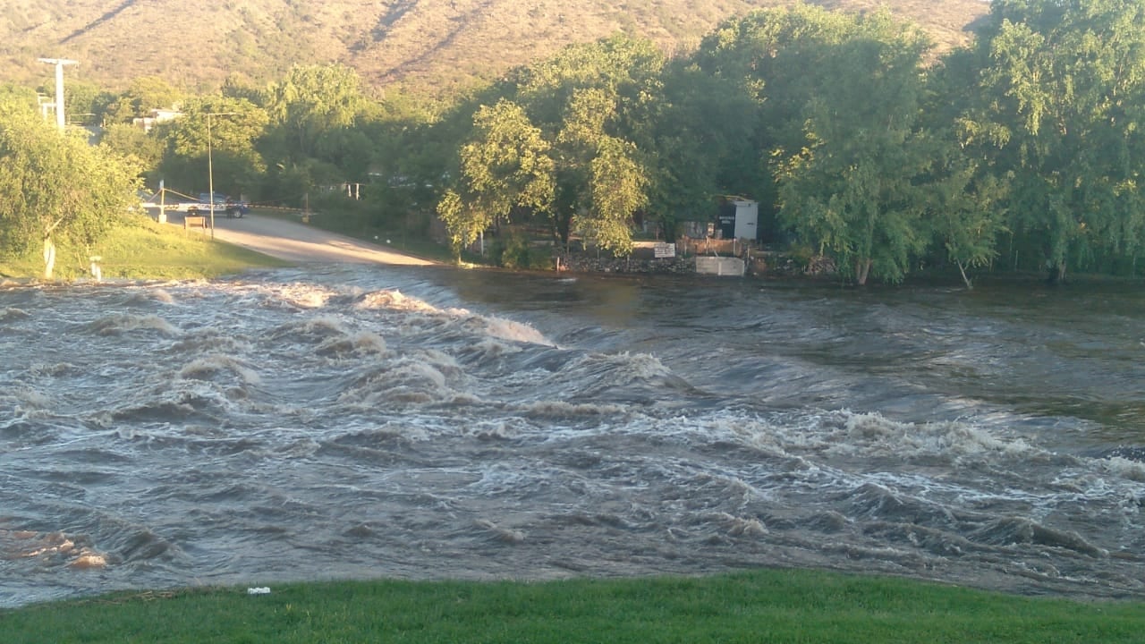 La creciente del Río Suquía tras las lluvias.