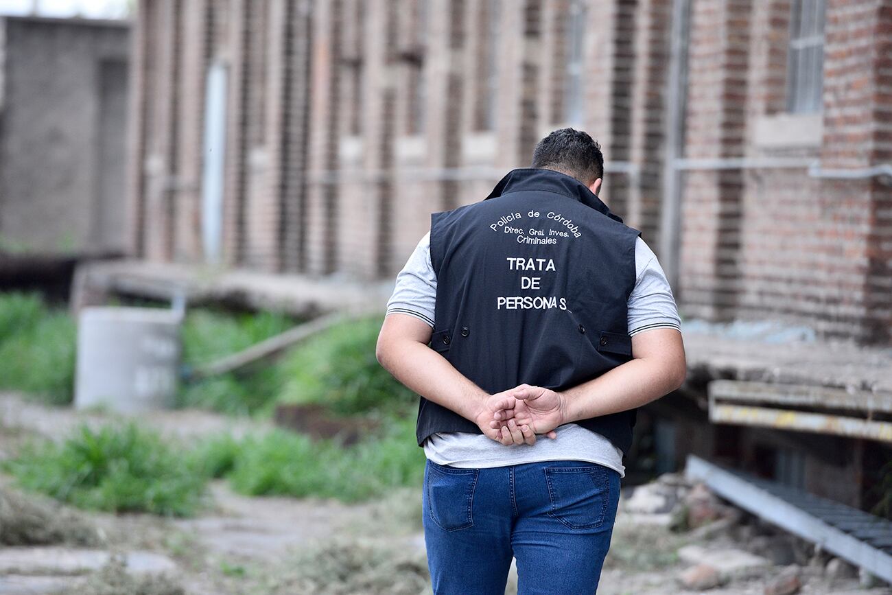 Nuevo rastrillaje en la zona de los silos del ex Molino Minetti, buscando a Anahí Bulnes, la docente desaparecida. (José Gabriel Hernández / La Voz)