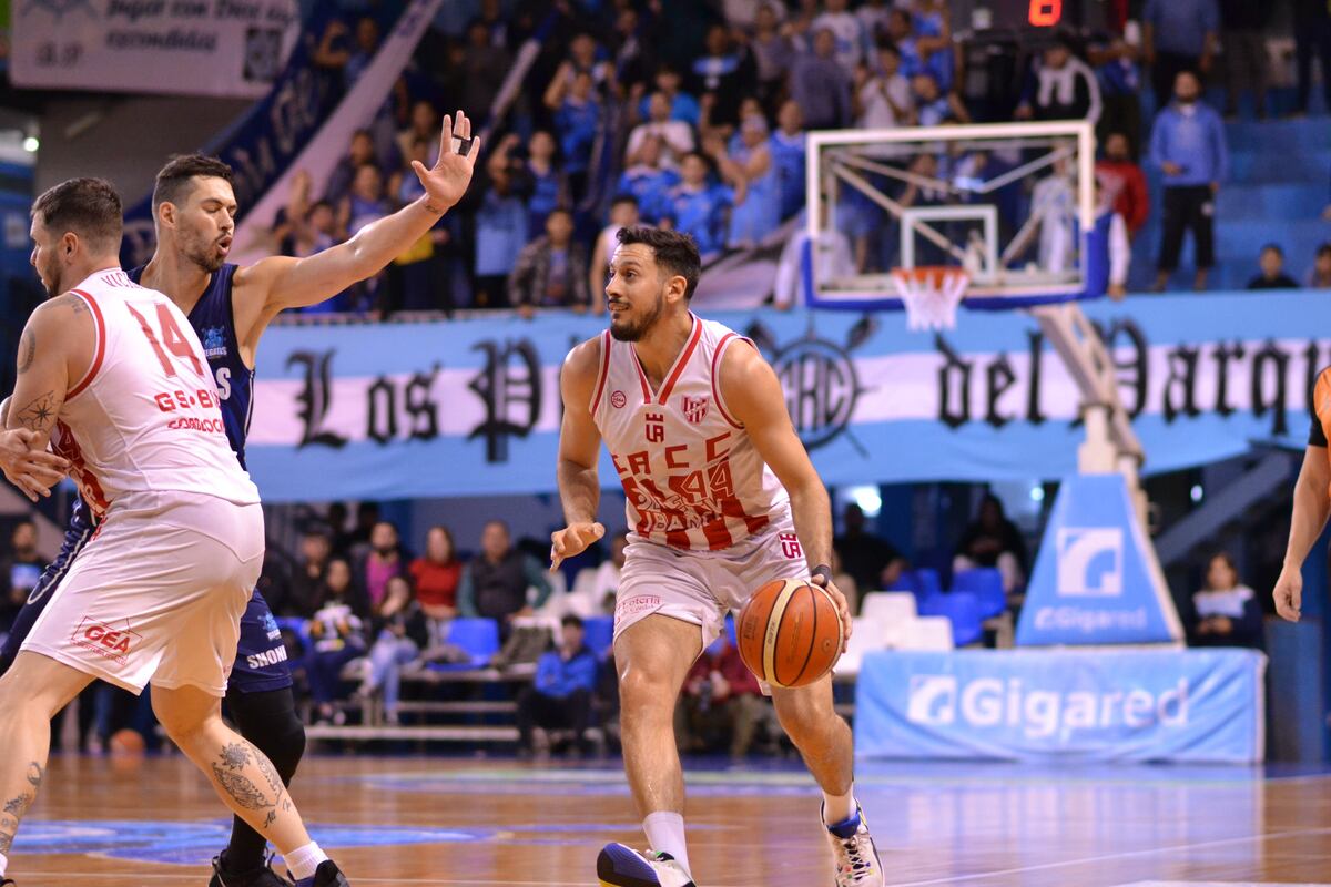 Instituto dejó en el camino a Regatas y es semifinalista de la Liga Nacional