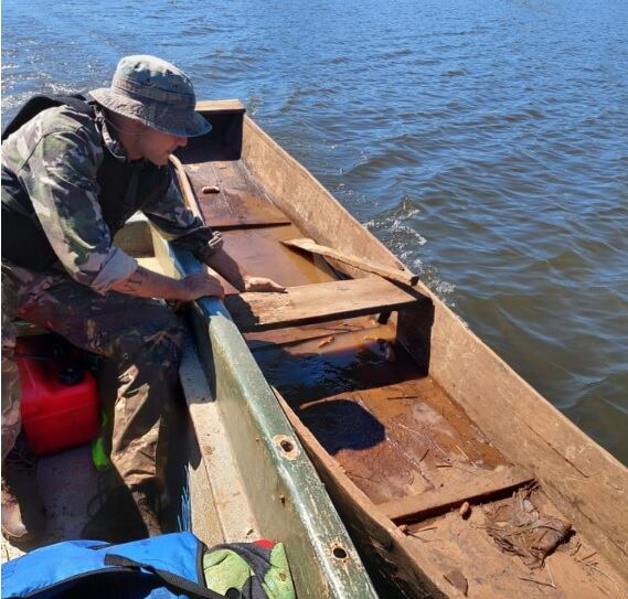 Guardaparques incautan elementos de pesca furtiva.