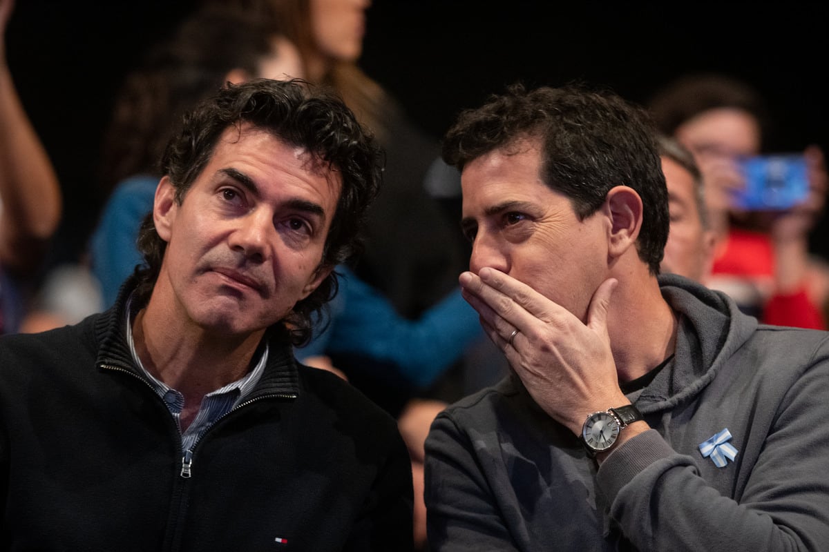 Mendoza es la sede hoy del Frente de Todos a nivel nacional, que convocó a un espacio de debate llamado Peronismo Futuro.
Juan Manuel Urtubey junto al  ministro del Interior Wado de Pedro 
Foto: Ignacio Blanco / Los andes 
