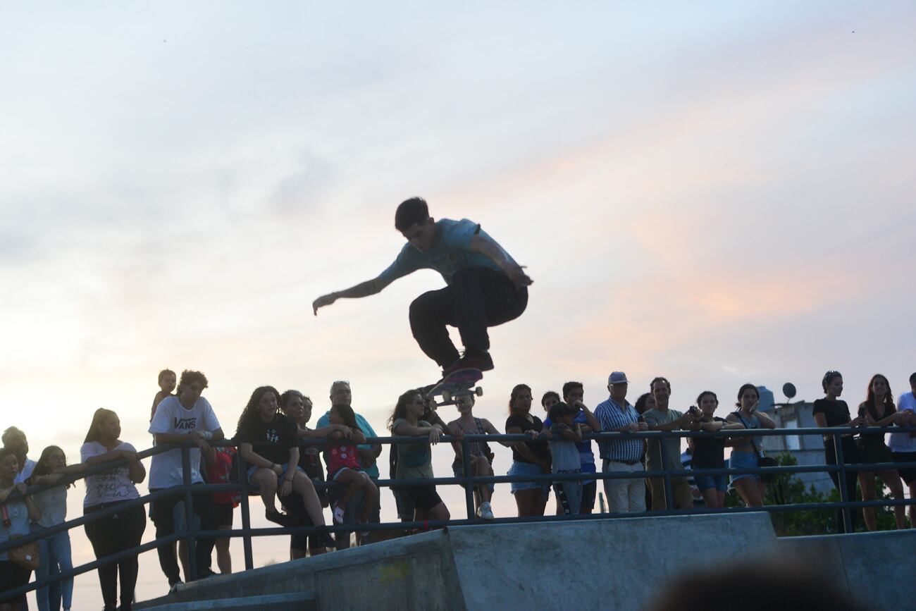 Inauguracion del parque de la ex Carcel de San Martin Penitenciaria Schiaretti Llaryora Vigo pista de skate y juegos