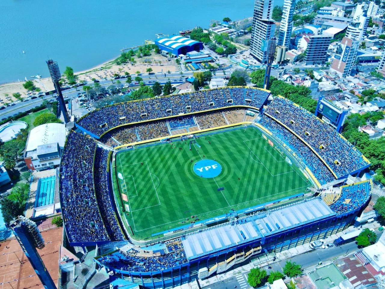 Así lució el Gigante de Arroyito el último fin de semana, con los hinchas de Rosario Central nuevamente en el estadio después de 18 meses. (@rosdrone)