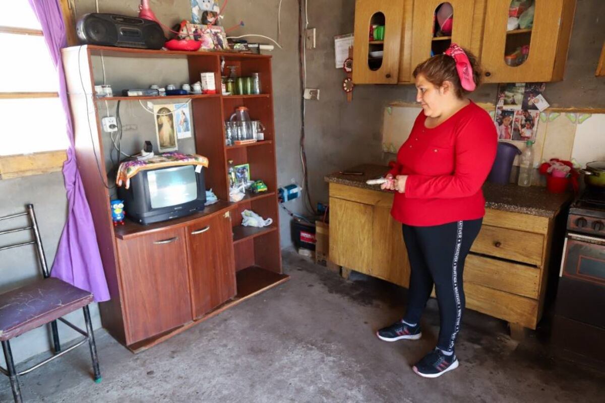 Viven en un páramo sin energía eléctrica y un panel solar les cambió la vida