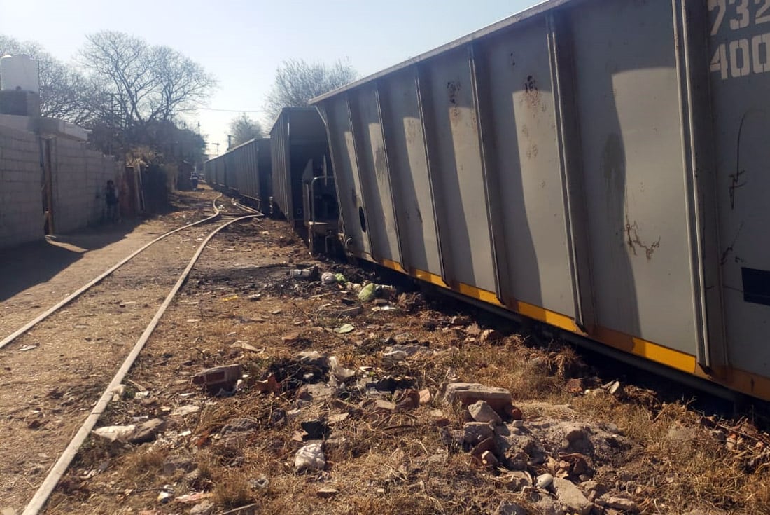 Vecinos alertan por la velocidad a la que circulan los trenes en la zona. 