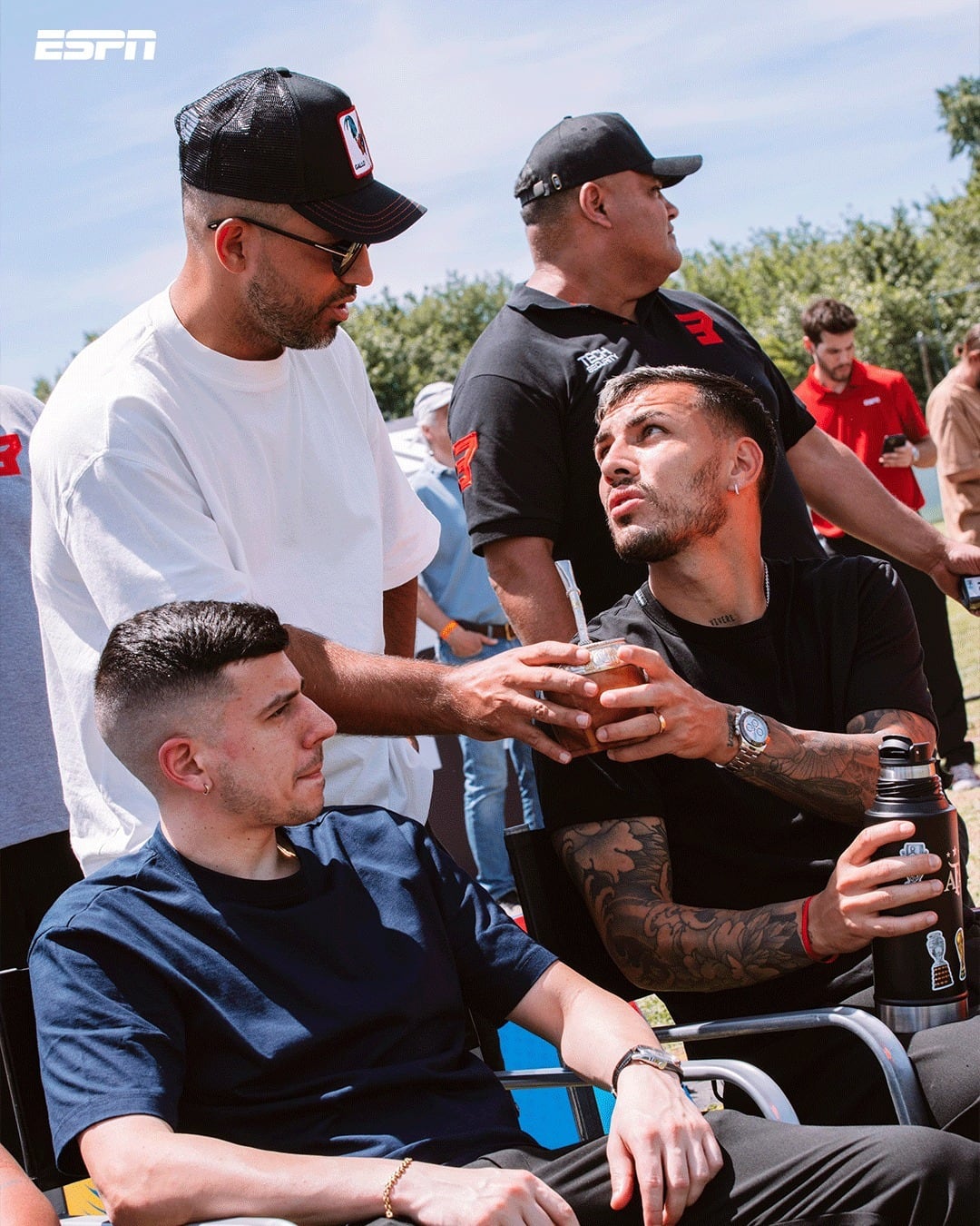 Kun Agüero y Leandro Paredes en la Copa Potrero.