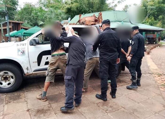 Puerto Iguazú: varios detenidos tras operativos policiales.