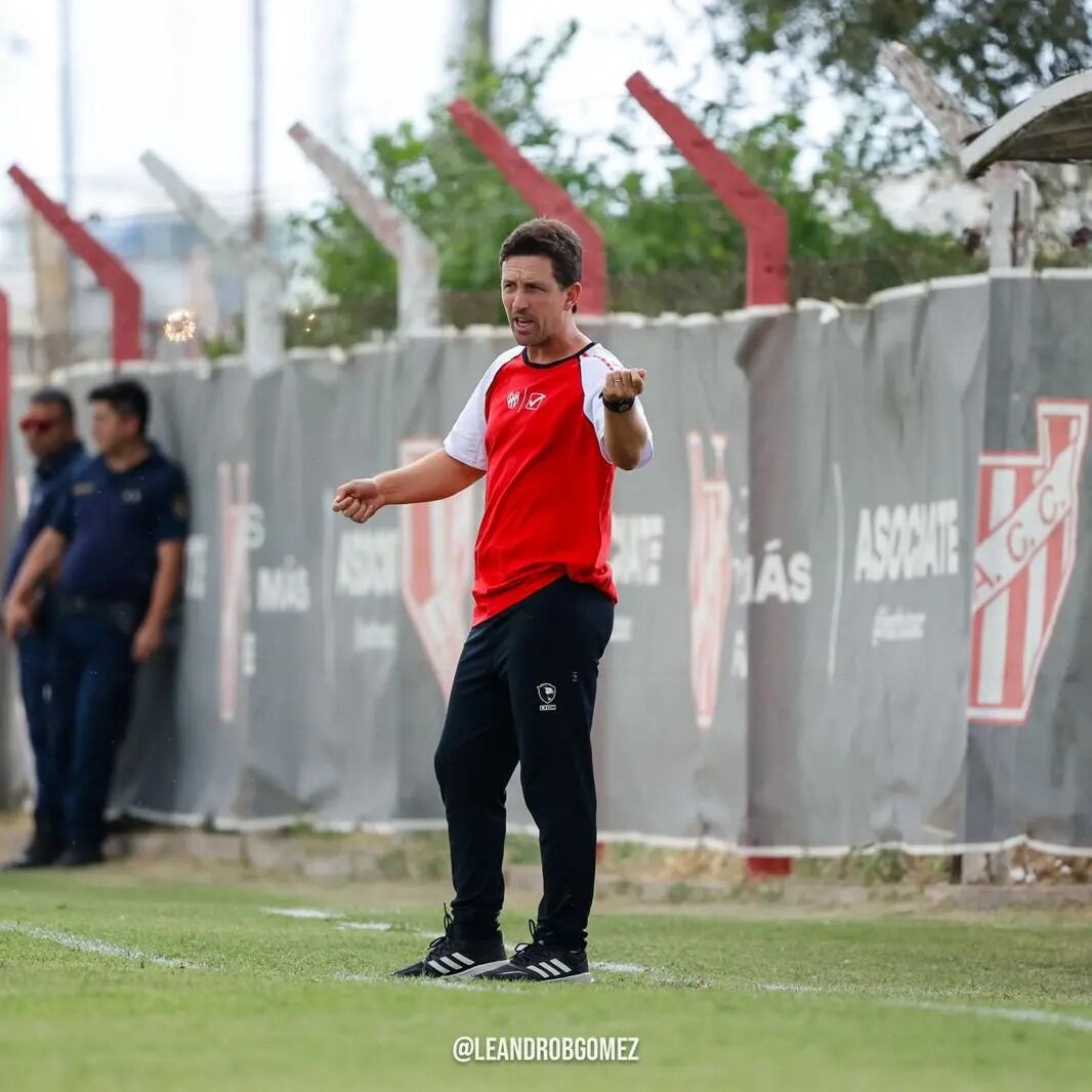 Bruno Martelotto, DT de la reserva de Instituto. (IACC).