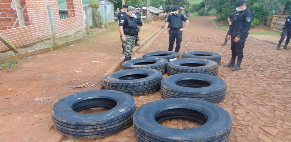 Contrabando en Puerto Piray: hay nueve detenidos y elementos incautados.