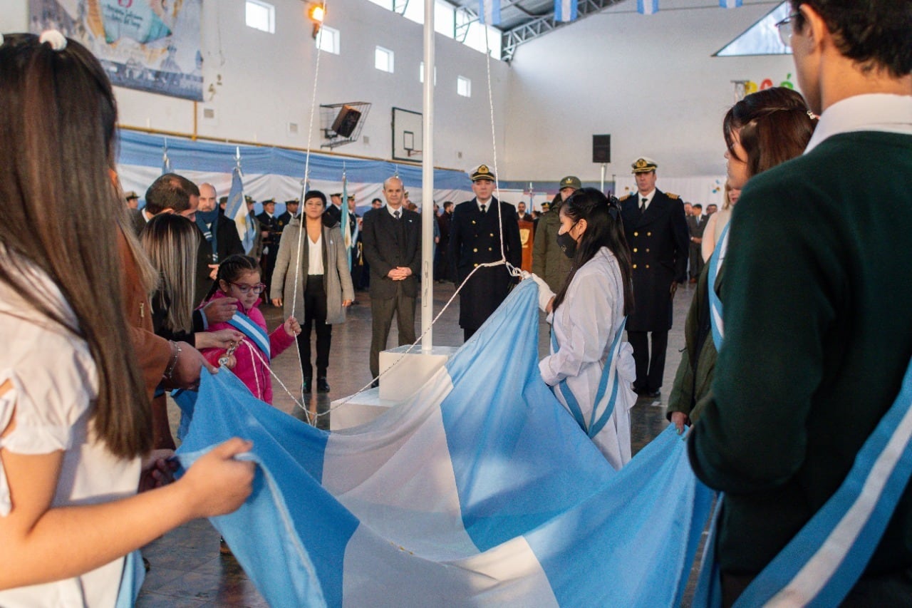 Acto por el "Día de la Bandera".