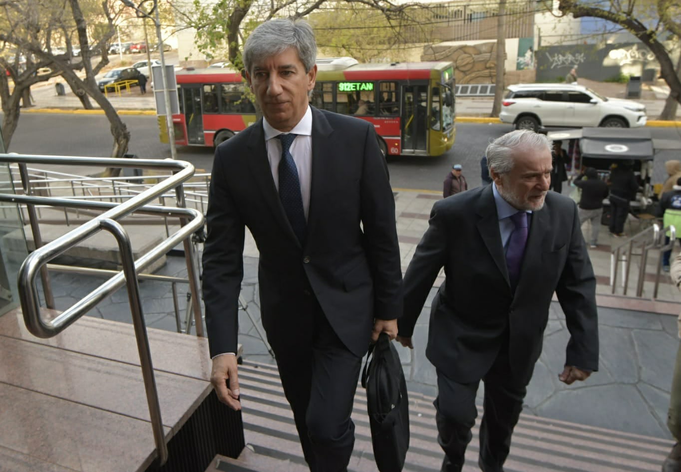 El juez Walter Bento ingresa a Tribunales Federales para declarar en el megajuicio en su contra. Foto: Orlando Pelichotti