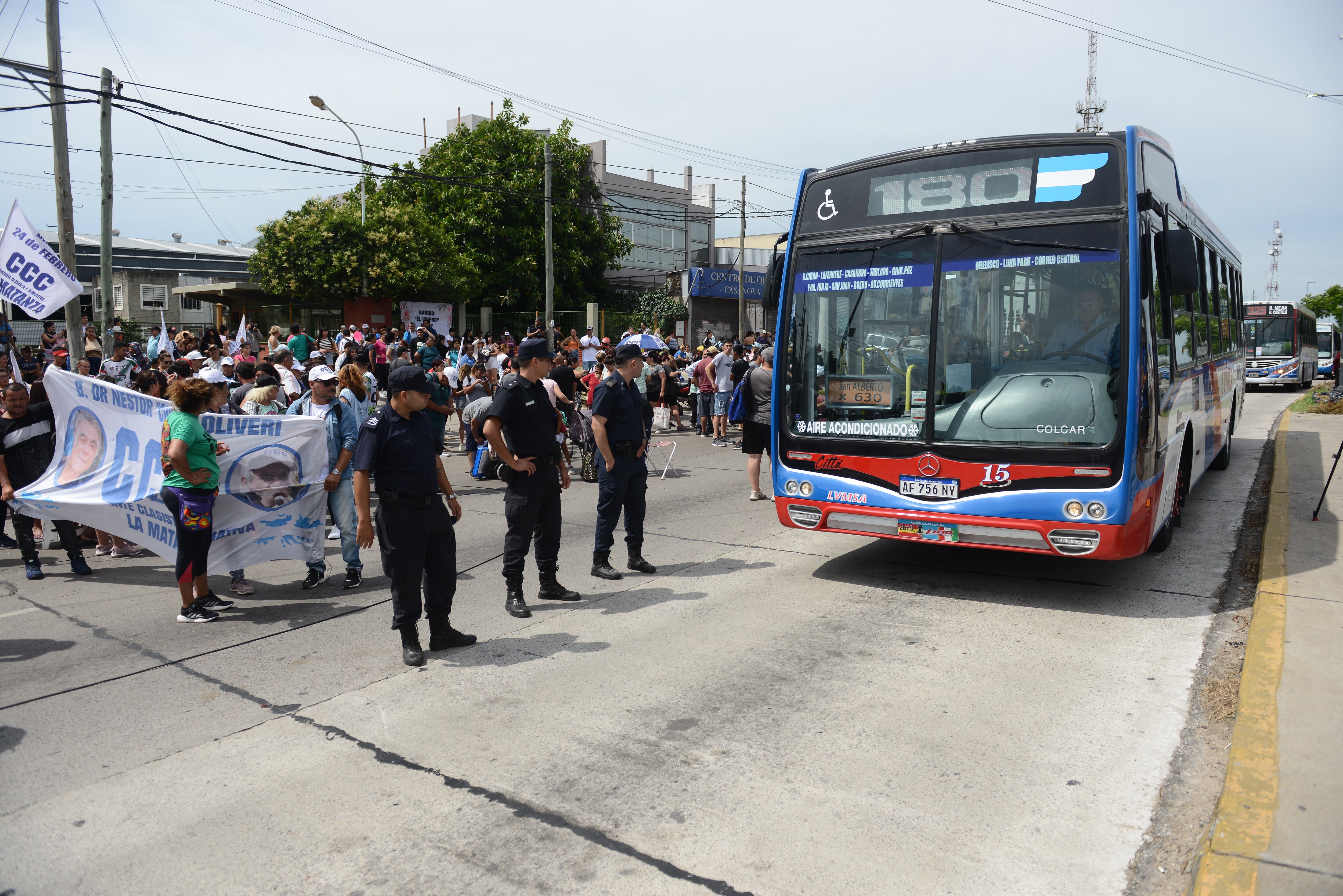 Protesta en Isidro Casanova.