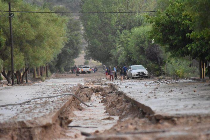 Calles anegadas por la fuerza del temporal.