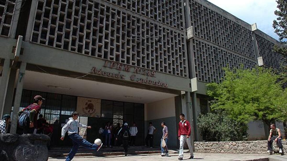 Dos escuelas de Córdoba en alerta por dengue: hay más de 400 alumnos enfermos