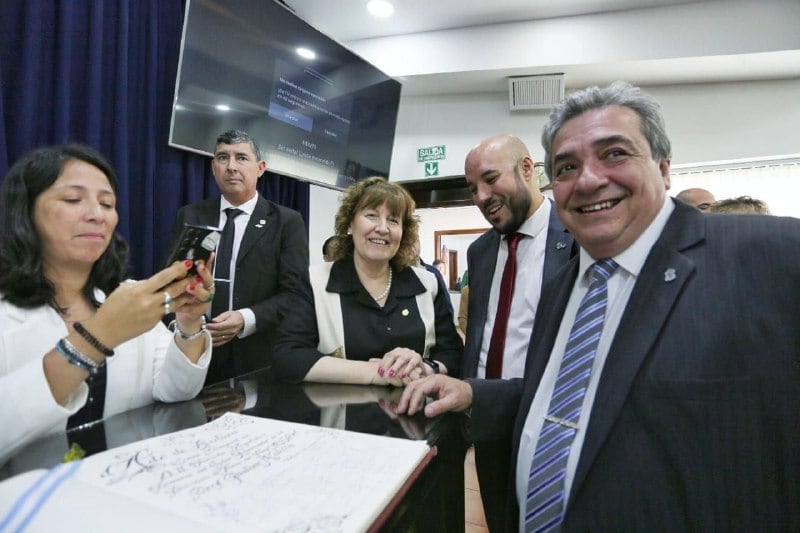 Omar Becerra y César Molina, en la apertura de las sesiones ordinarias de la Legislatura Provincial