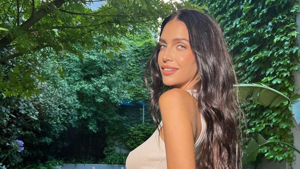 Zaira Nara desfiló en la arena con su microbikini desde Punta del Este