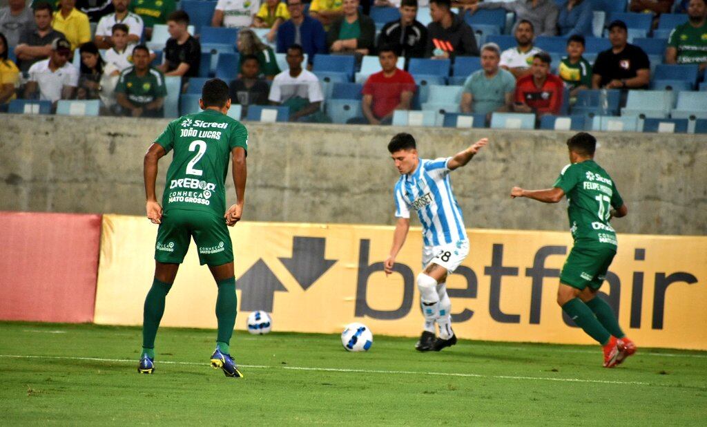 Racing se impone en Brasil y sigue con vida en la Copa Sudamericana.