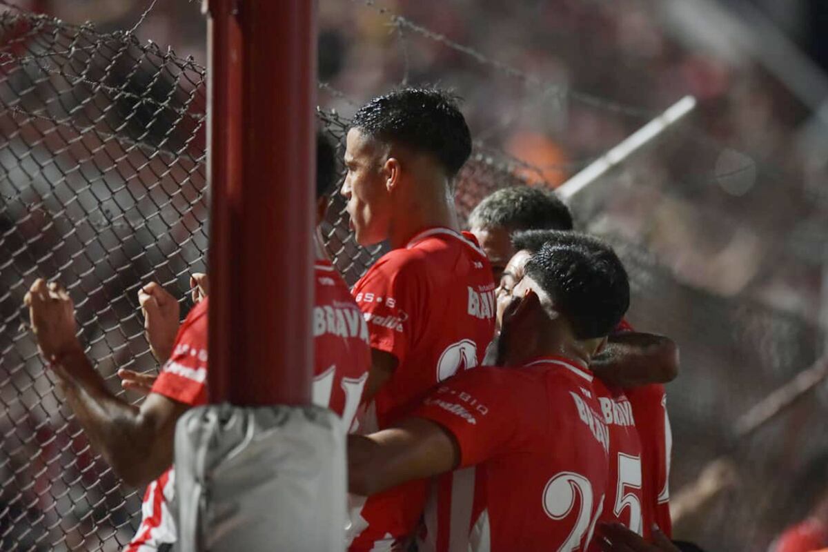 Video: así fue el “golazo” de Roberto Bochi que puso el 1 a 0 de Instituto frente a Vélez