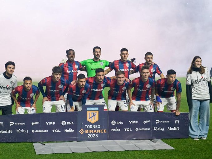 San Lorenzo y su formación ante River. (Prensa San Lorenzo).