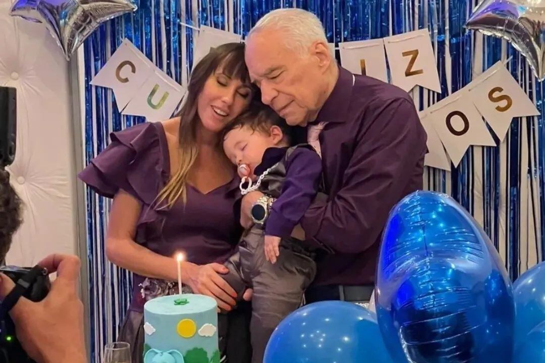 Pasquini y Cormillot celebraron el primer año de Emilio y lo bautizaron junto a familiares y allegados. (Instagram).