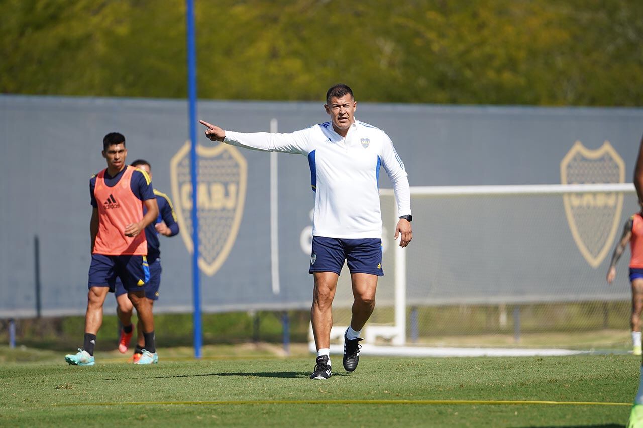 Jorge Almirón dirigió su primera práctica este lunes por la mañana.